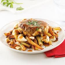 POUTINE VIANDE HACHE ET OIGNON